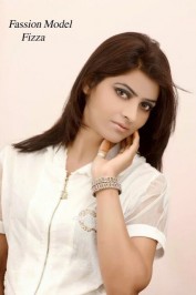 Fiza, Dubai Massage call girl